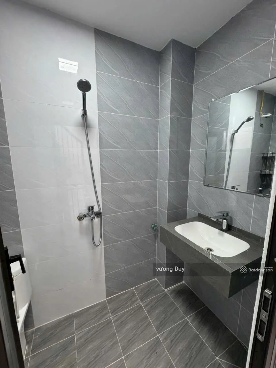 Bán gấp nhà 47m2 ô tô đỗ cửa - đối diện chợ - trường UBND Tân Phú