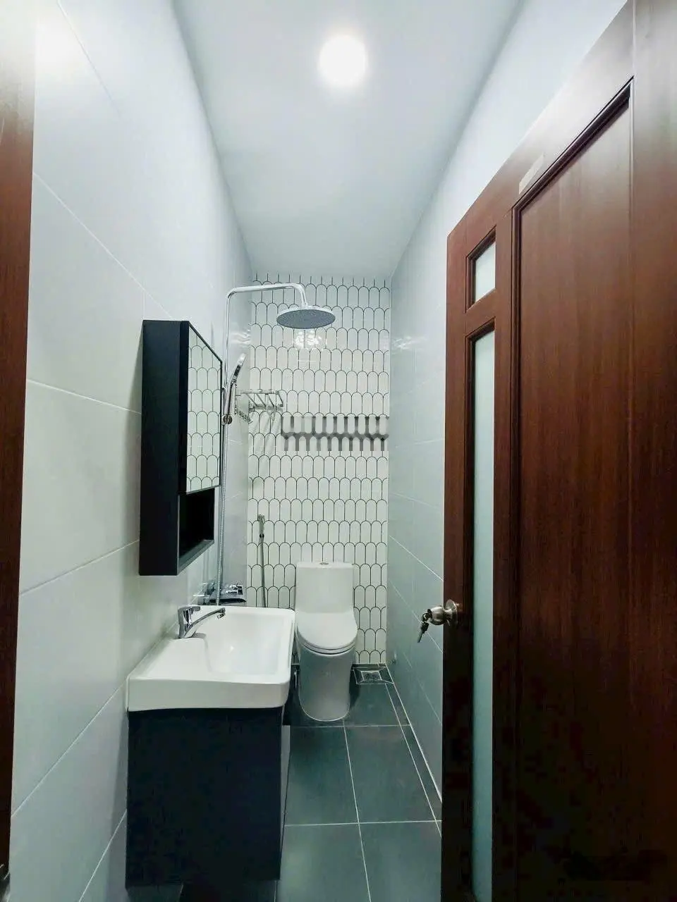 Bán NR Tô Ngọc Vân,giáp với Gò vấp, 5,8 tỷ, 60m2, 4PN, 5WC siêu hot, Quận 12, HCM