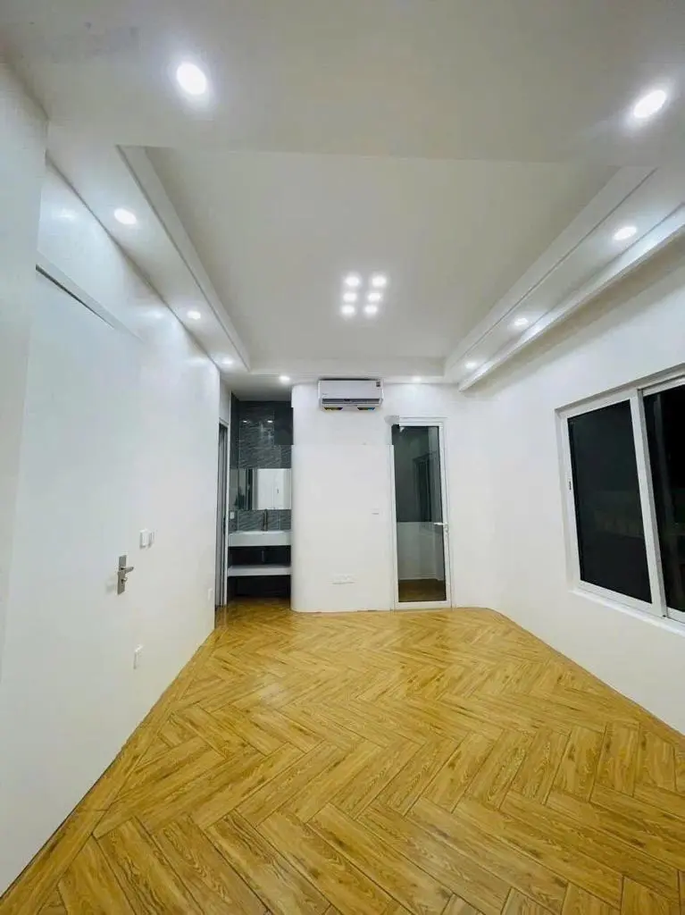 Bán nhà Yên Hòa, ngõ nông, 1 nhà ra phố, cách ôtô 10m, DT 35m2 chỉ hơn 8 tỷ