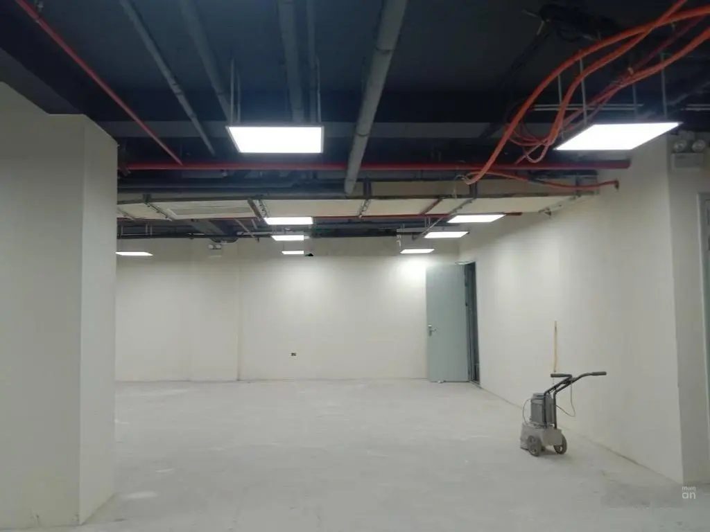 Bán tòa nhà 9 tầng mặt phố, vỉa hè kinh doanh, văn phòng, view hồ
