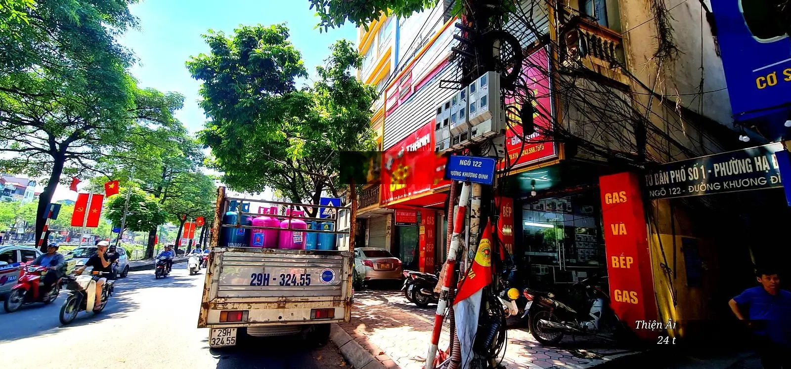 Bán nhà mặt phố Khương Đình đang cho thuê cả nhà KD sầm uất diện tích 30m2, 5 tầng, giá 15 tỷ