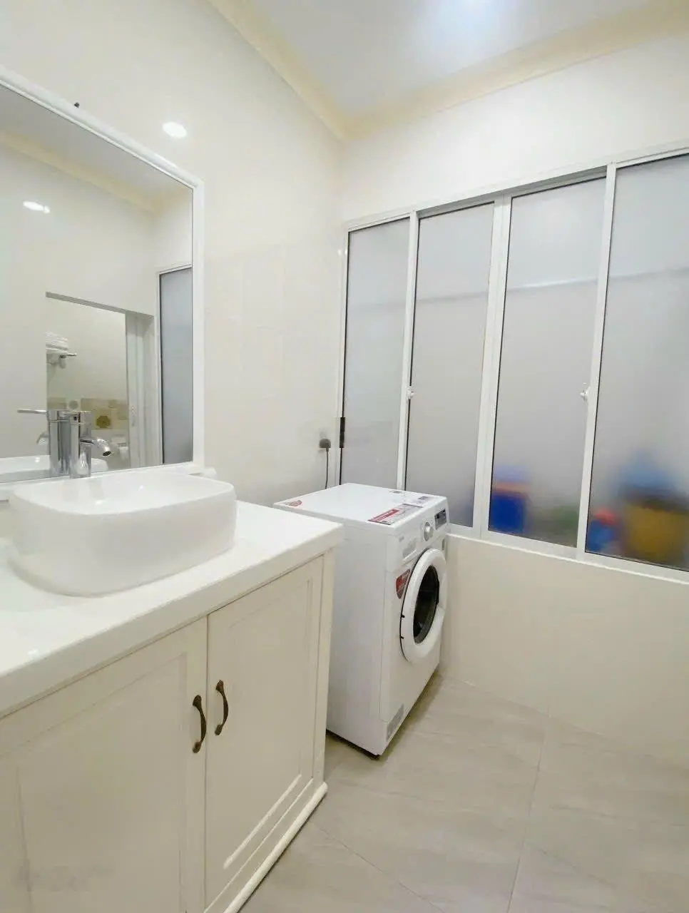 Bán căn hộ đầy đủ nội thất cao cấp 2 phòng ngủ chung cư Hưng Phú lô B