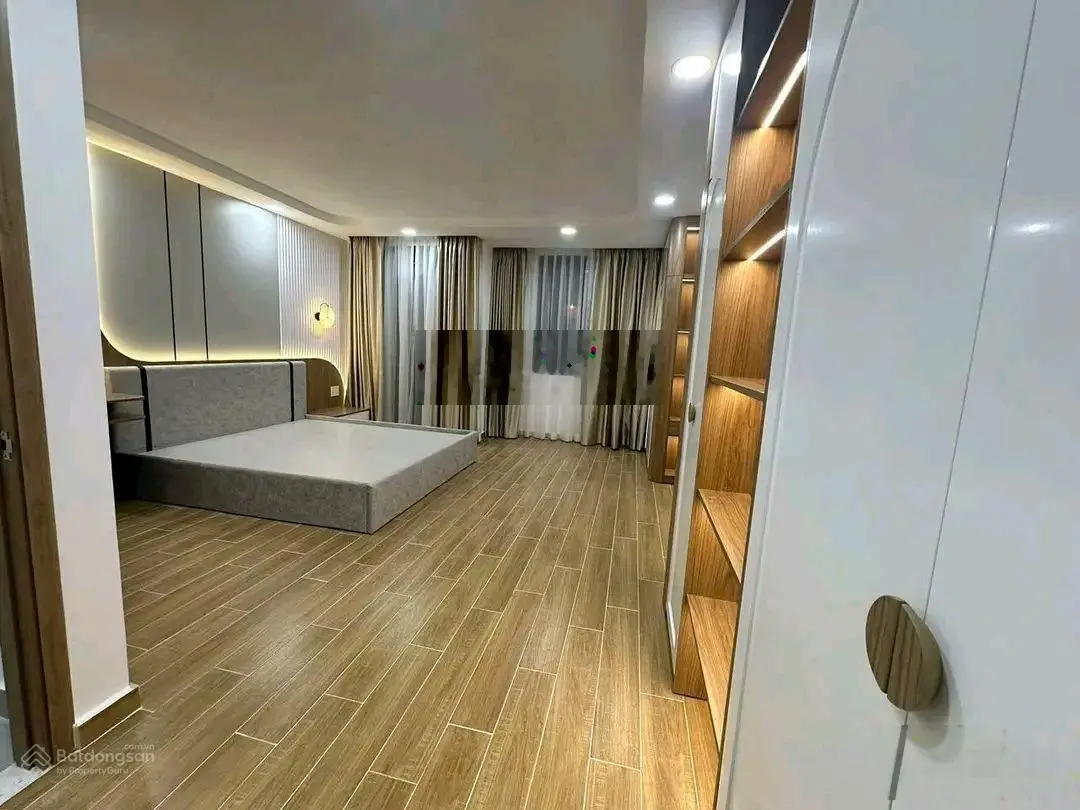 Bán nhà ngay MTĐ nhà đường Đào Tấn P5 Quận 5 60m2 (5x12m) nhà 3 lầu, có sổ hồng, pháp lý chuẩn