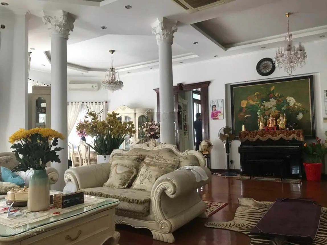 Bán villa góc 2MT đường Nguyễn Ư Dĩ, Thảo Điền, DT 685m2 - 0909 924 ***