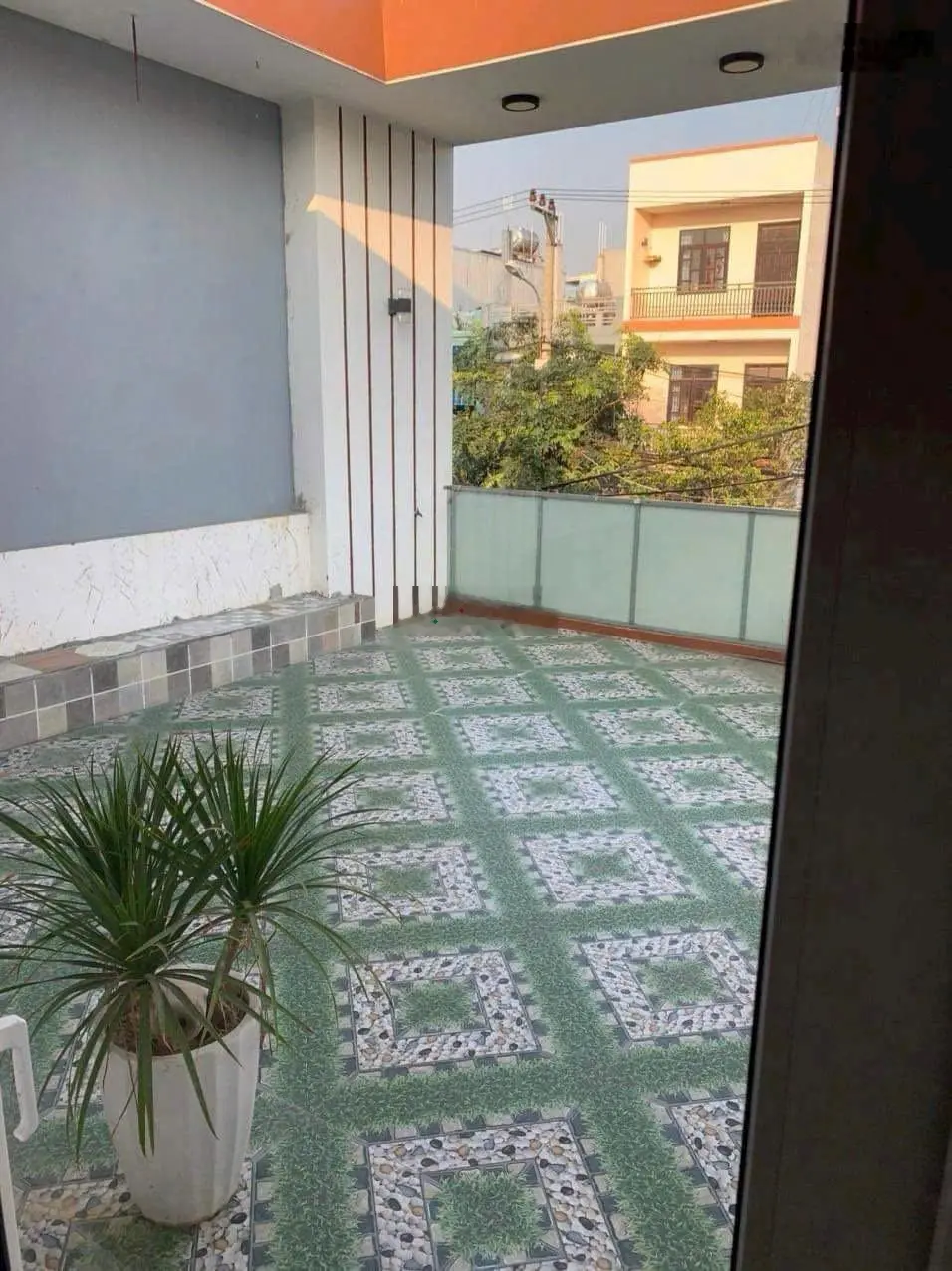 Nhà hai tầng đường Phùng Hưng - Đà Nẵng, đường 10,5m khu sầm uất Hoà Minh - vị trí kinh doanh