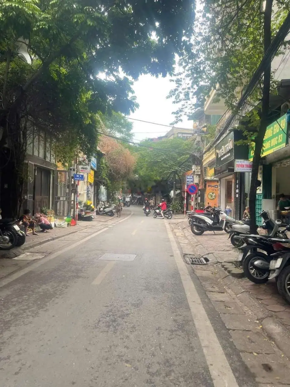 Phố 8.3 Quỳnh Mai 41m2 5 tầng, ô tô, vỉa hè, kinh doanh
