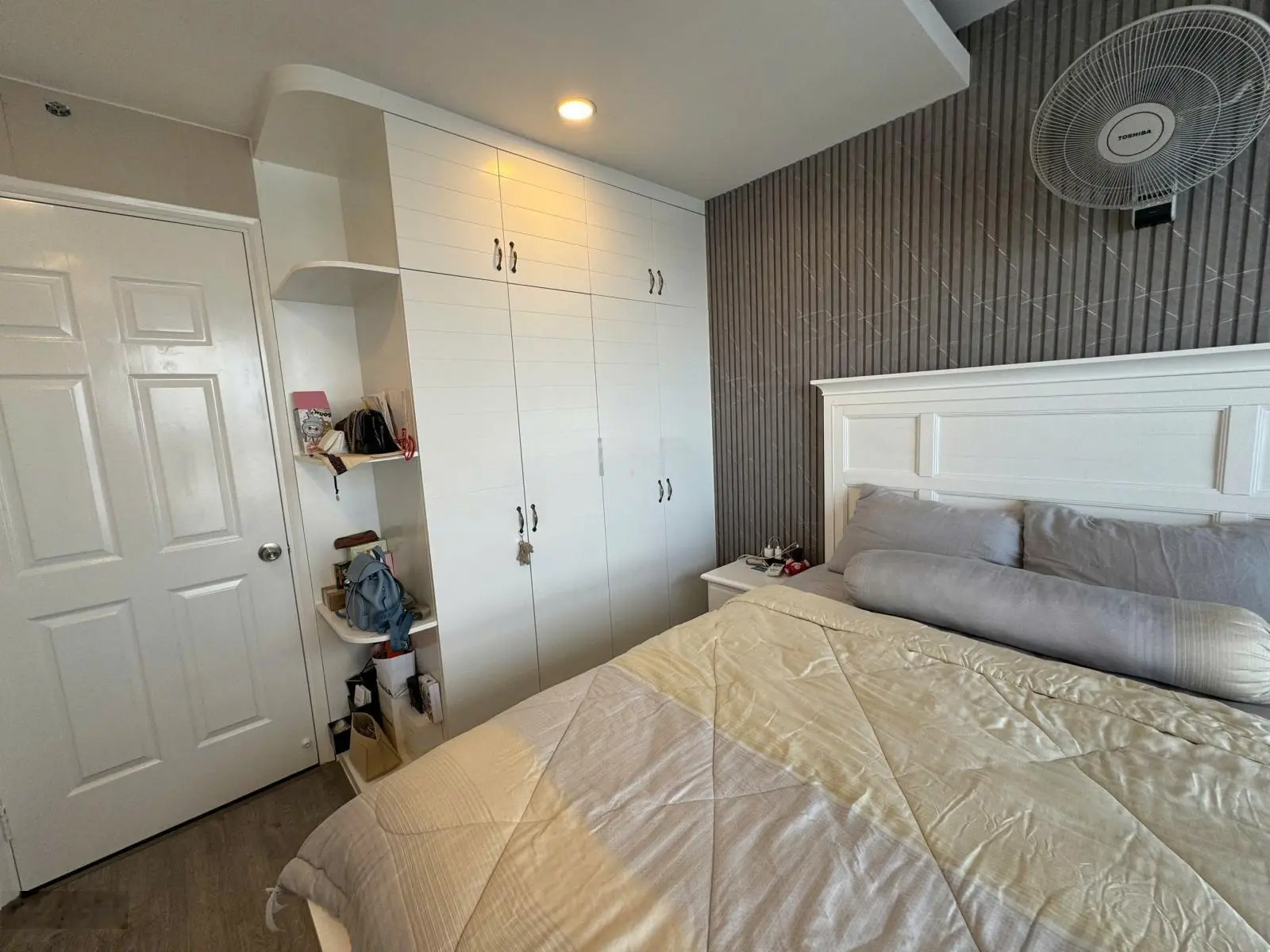 Bán Căn hộ Harmona, 2PN , 2WC , 81m2 , Full Nội Thất, Giá : 3 Tỷ 950 , Liên Hệ : 0908 435 ***