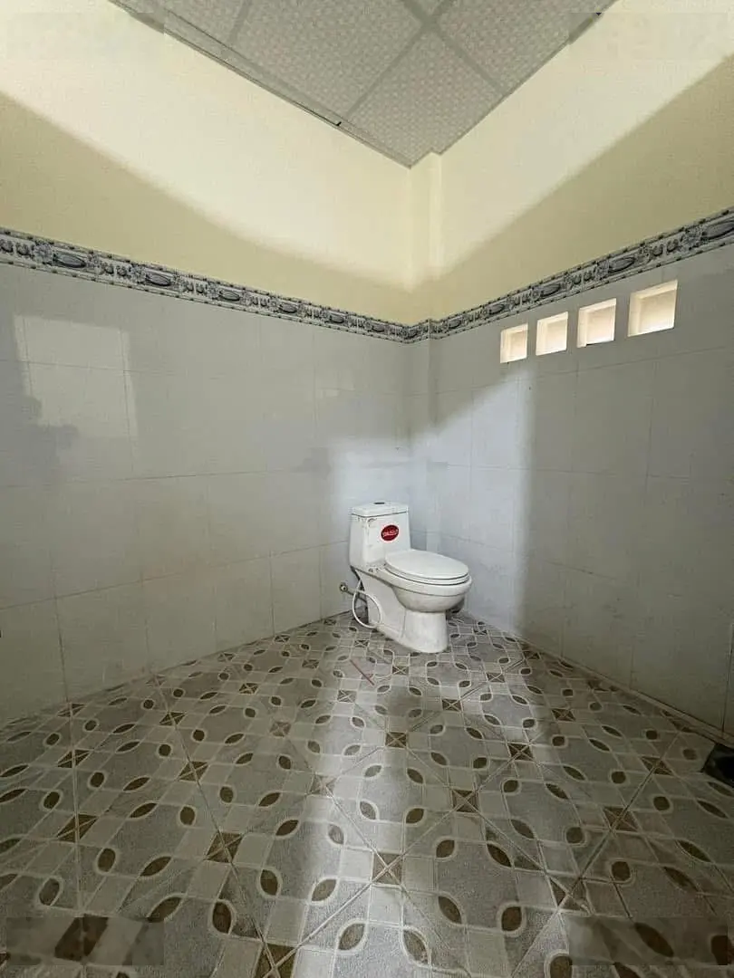 Nhà cấp 4 (sát Bình Chánh) - Cách QL1A chỉ 8 - 900m - Khu đông dân, không quy hoạch