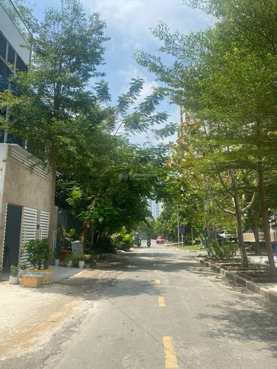Bán nhà riêng Gần UBND Q2. Đường 12m quy đồng bộ. DT 100m2 ngang 5,7 nhà 4 tầng. Giá chỉ 14 tỷ TL