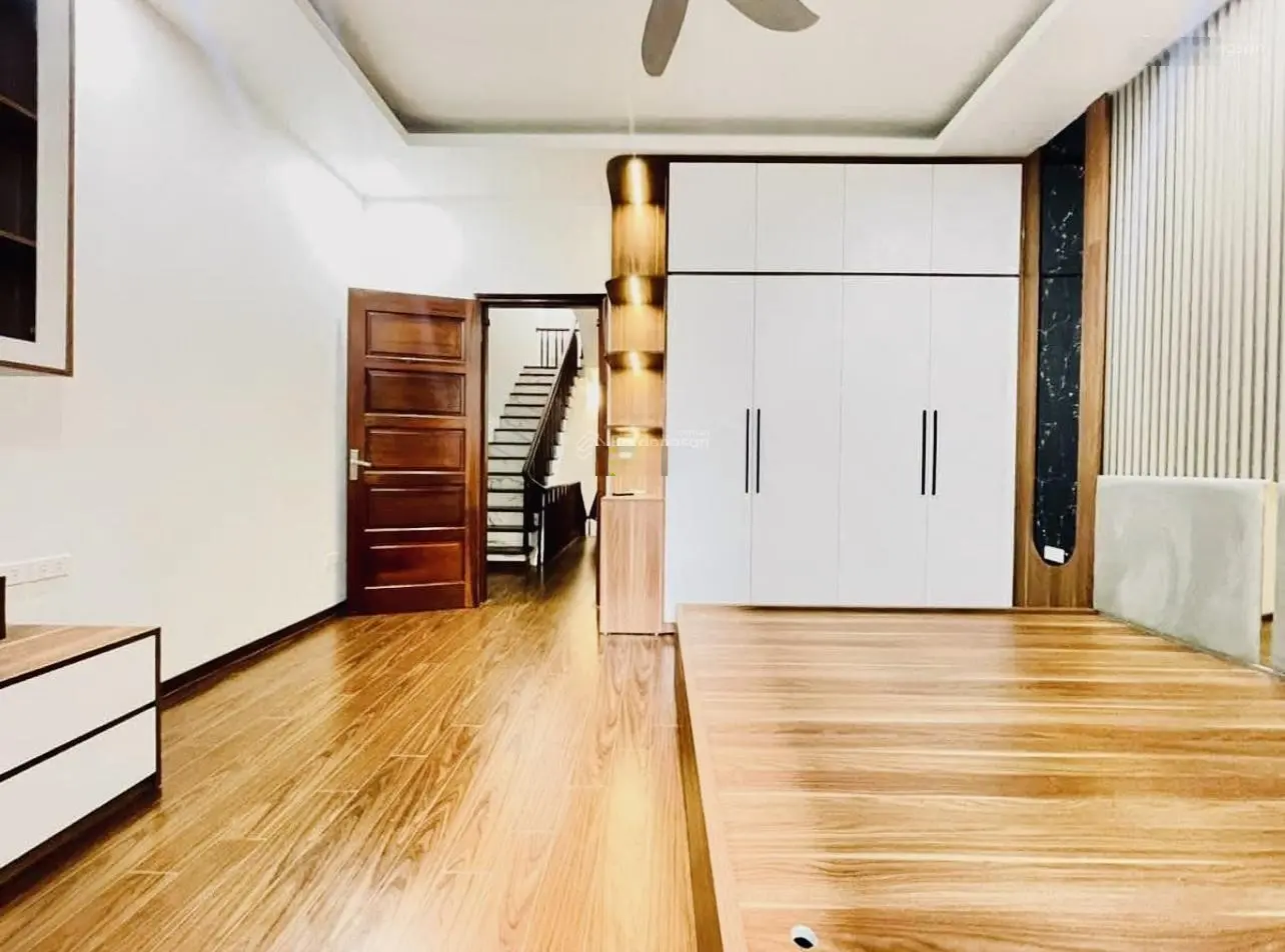 Giảm sốc 300tr nhà đẹp đón tết đường Nguyễn Văn Cừ chỉ 6,15 tỷ 36 m2, view đẹp - ô tô đỗ gần