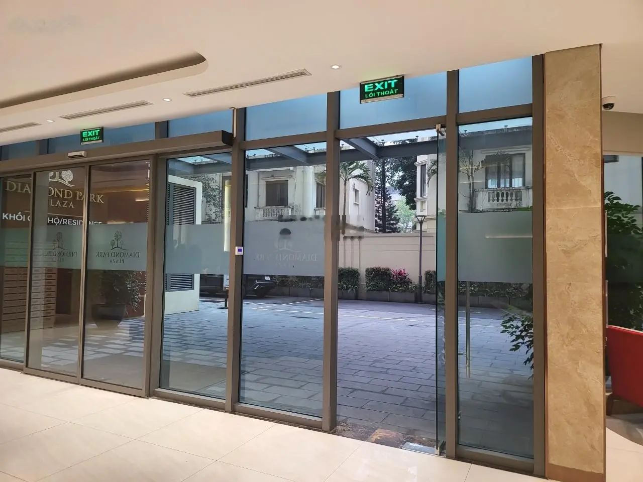 Em Huy cần bán nhanh căn hộ 3PN góc tầm view hướng thủy tuyệt mỹ view hồ độc nhất tại Hà Nội