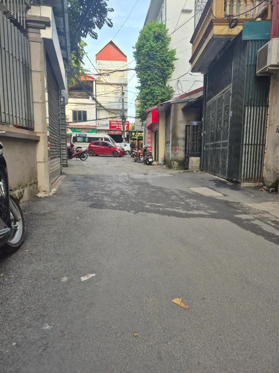 Bán đất Hoa Bằng, Cầu Giấy, dt 135m2, mt 8m vuông đẹp, ô tô tránh. Giá 33 tỷ