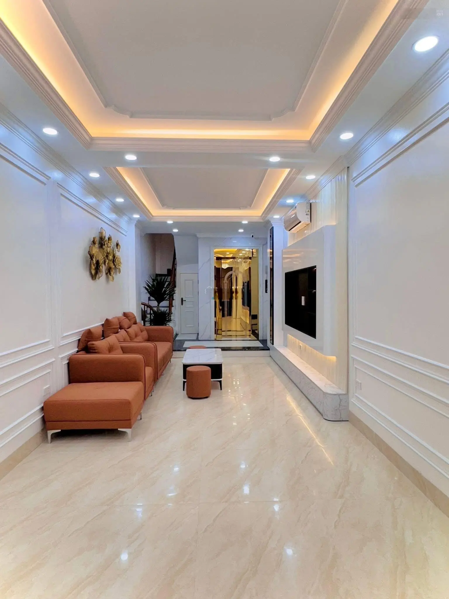 Siêu phẩm phân lô ô tô - hai bà trưng - nhà cực đẹp - thang máy - thiết kế hiện đại