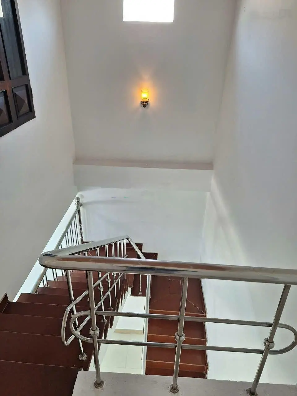 Bán nhà 2 tầng MT Hòa Minh mới sạch đẹp gần biển giá hợp lý