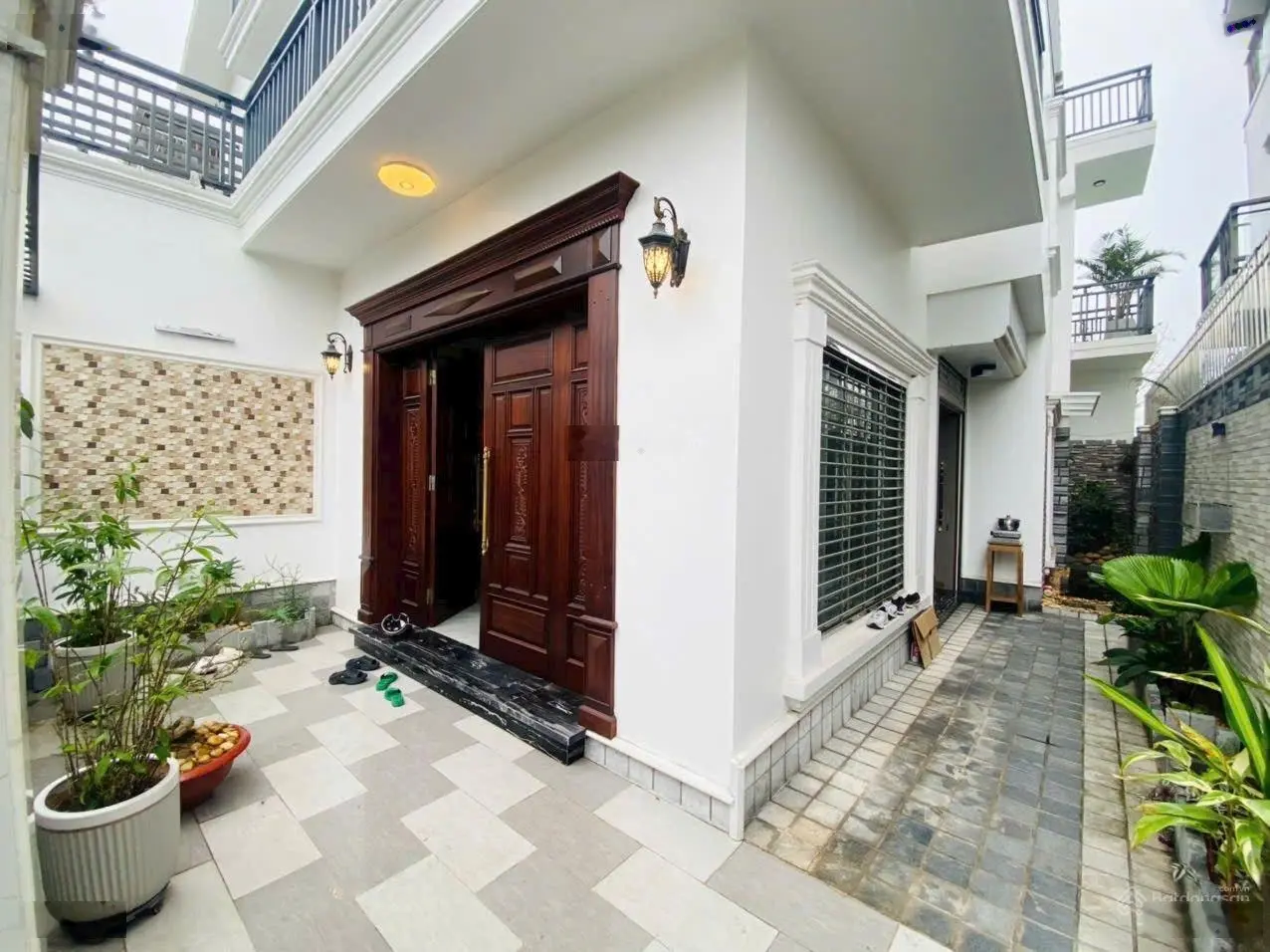 BIỆT THỰ LÊ HỒNG PHONG S=130m x 3 tầng Bìa đỏ cc vị trí đẹp. Thuận tiện đủ đường Chỉ 11,8 ty