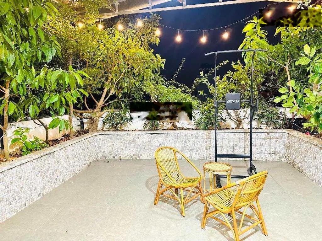 Trần Quốc Hoàn Cầu Giấy 40m2. 6T. Thang máy. Oto vào nhà thông KD. Trước nhà 2 ô tô tránh. 14.8 tỷ