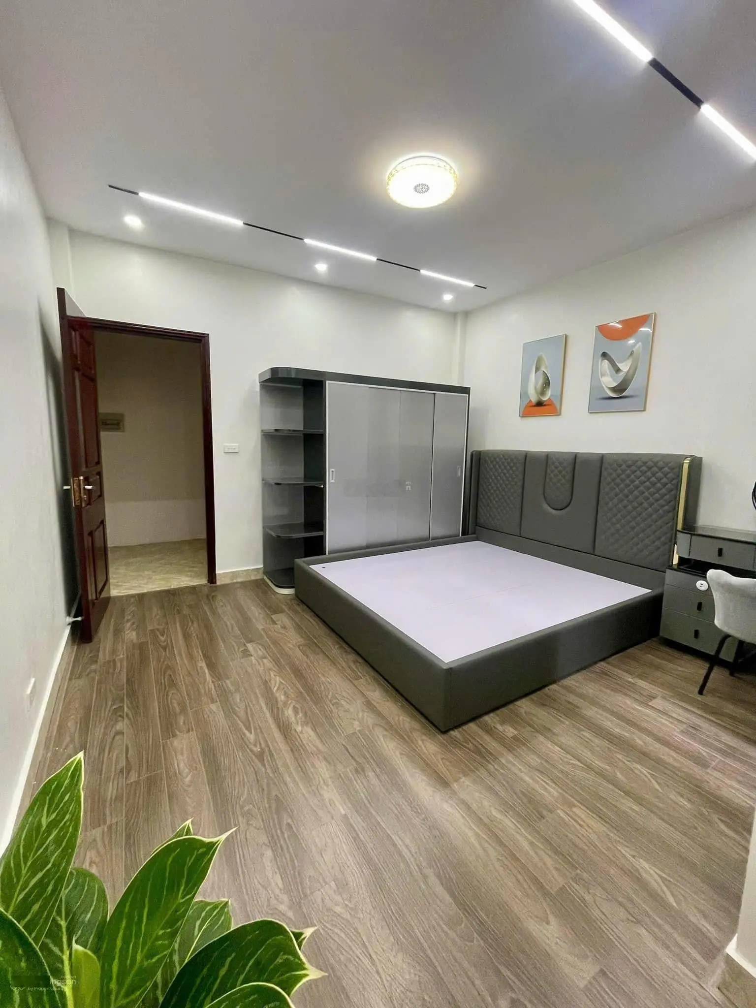 Cần Bán nhà riêng phố Ngọc Khánh 72m 4 Tg MT 4,8m chỉ 8 tỷ.