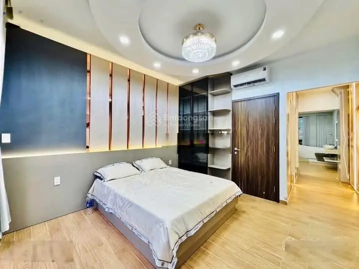 Bán ngộp nhà Hồ Thị Kỷ, P1, Q10, DT 65,7m2, giá 2 tỷ 410tr, HĐT 20tr/ tháng. sổ hồng riêng.