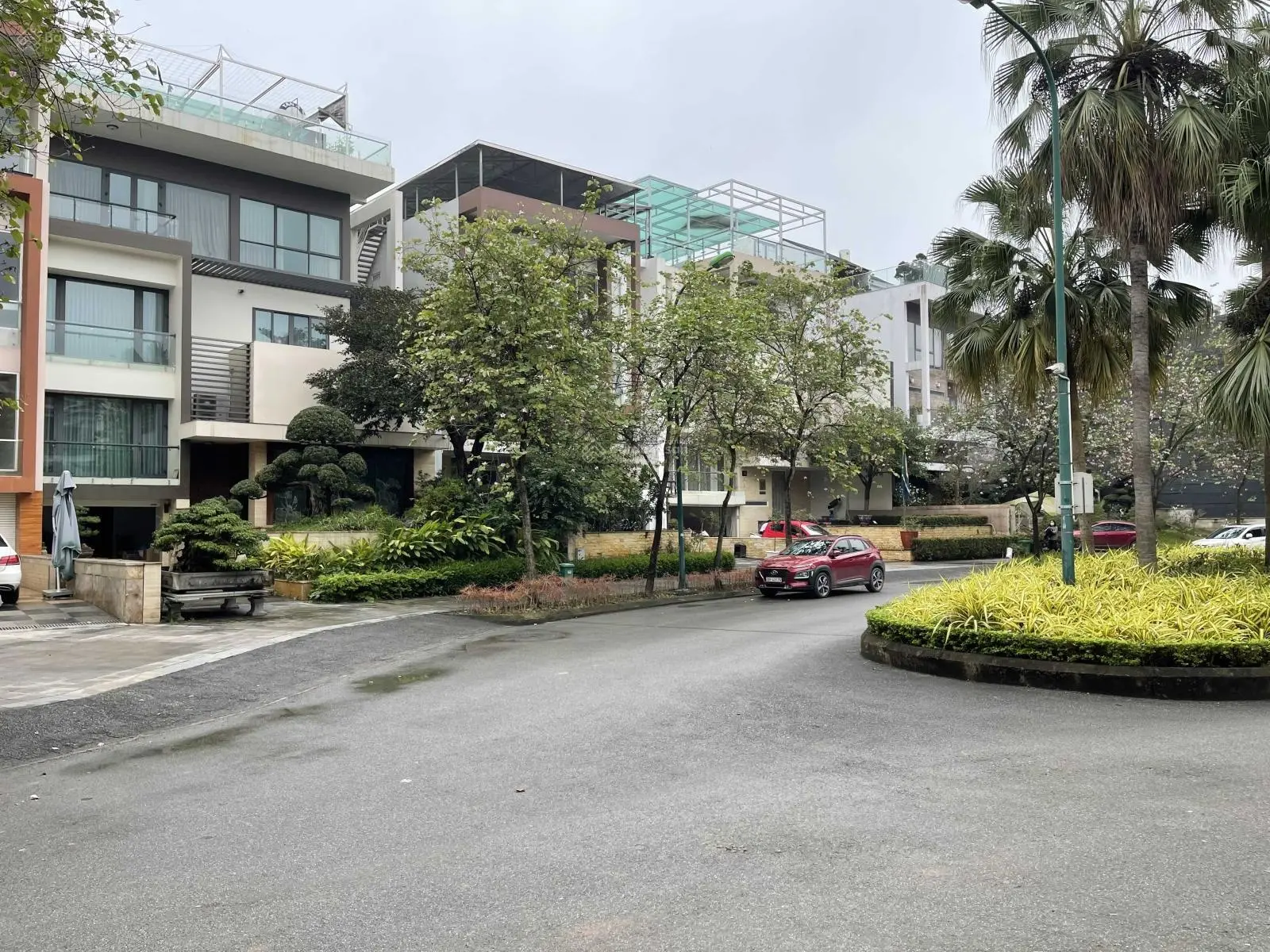 Bán shophouse 2 mặt tiền, nhà thô mới tinh, giá rẻ nhất khu, quản lý vận hành tốt, ở cực kỳ sướng