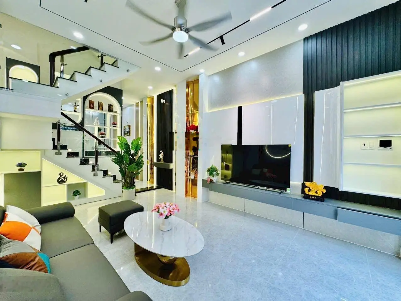 Mua nhanh bán nhanh nhà hoa lan, p7, phú nhuận giá 3.1 tỷ/58m2 shr đang cho thuê