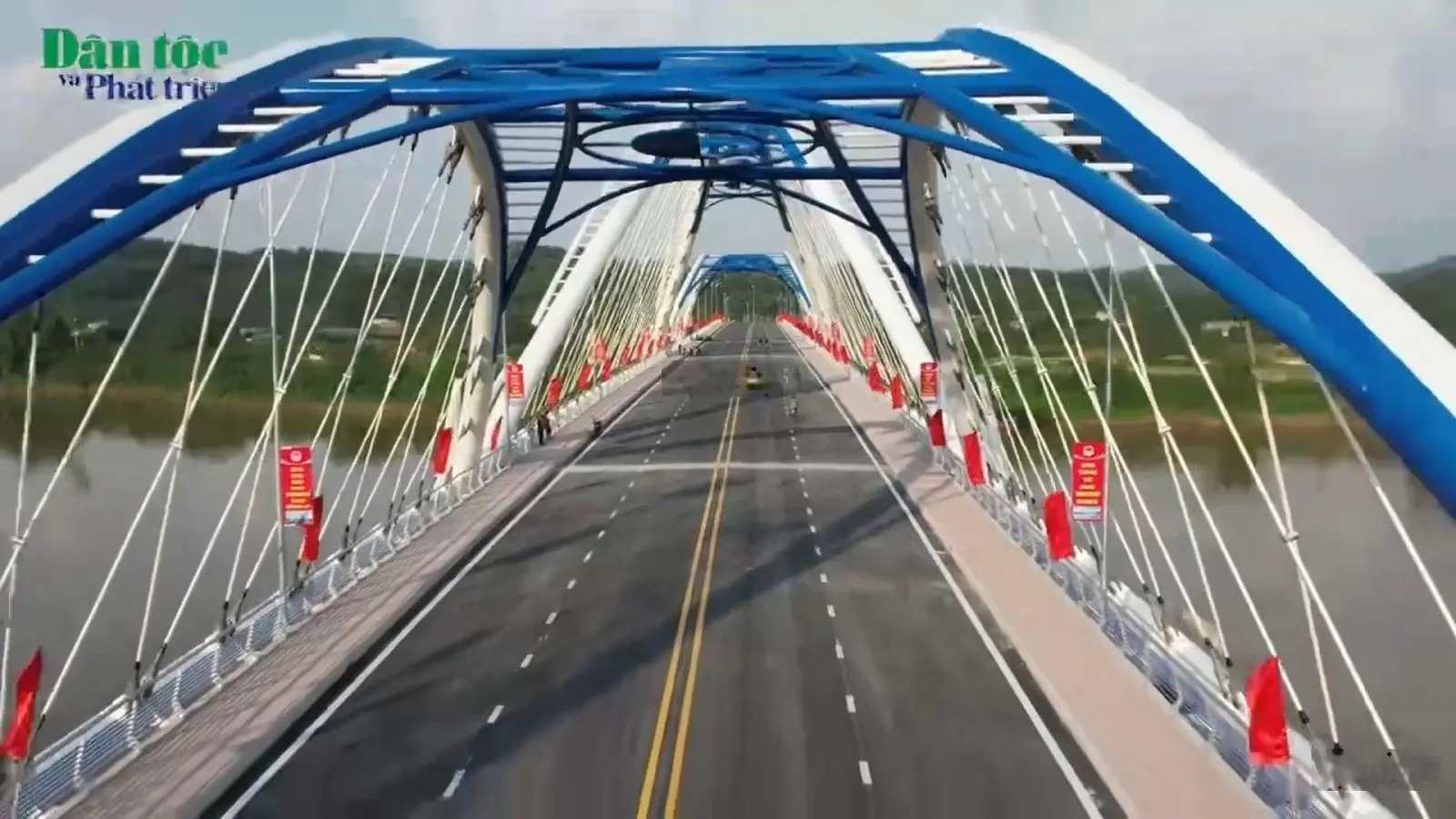 Bán lô góc đất đấu giá 120m2 - Mặt tiền 6m, đất 2 mặt tiền, mặt đường Âu Cơ giá tốt