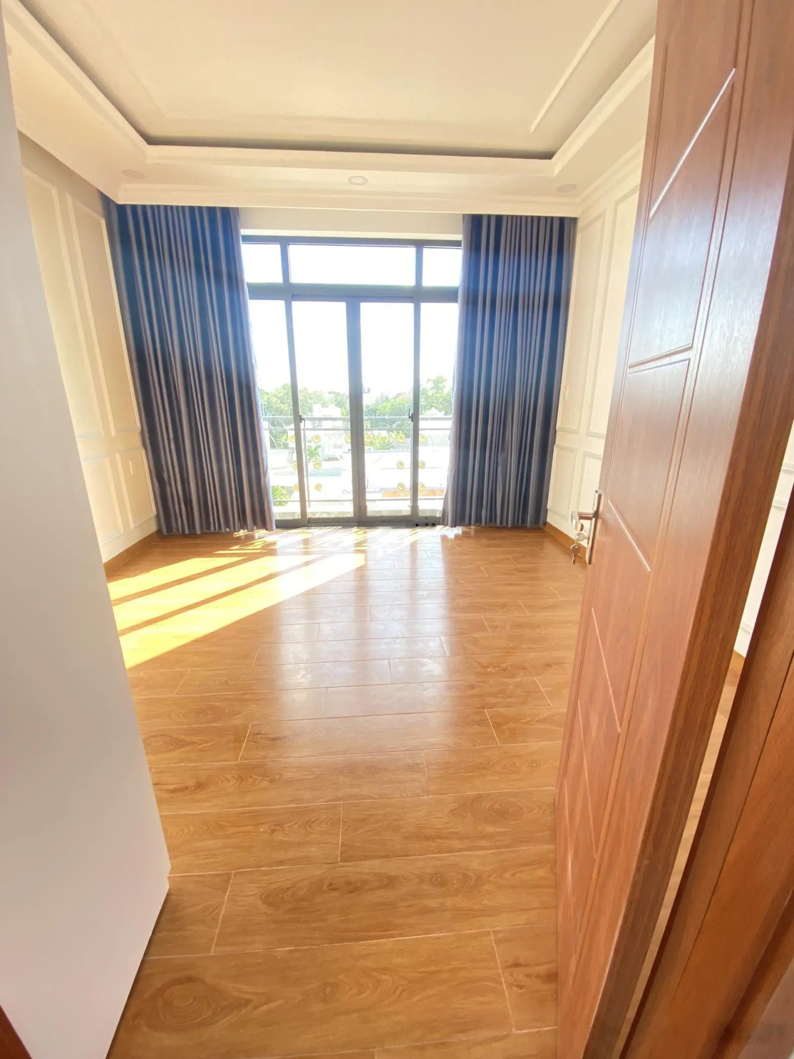 Bán Nhà 3 Lầu, Đương oto Gần Vạn Phúc, thích hợp mua để ở - 64m2, giá 7 tỷ 5 TL