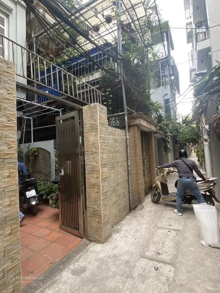 Bán nhà khu phân lô phố Hoàng Đạo Thành 3 Tầng - 60m2- 9 Tỷ 800