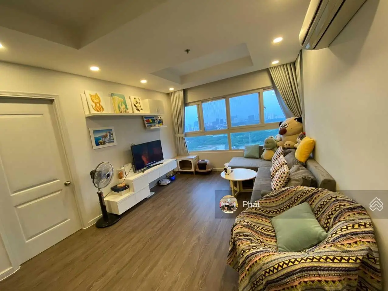 Mình bán căn hộ 2PN chung cư Dragon Hill 2.7 tỷ. Sổ hồng sang tên trong ngày. Call 0938 888 ***
