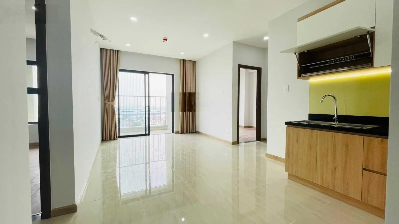 Chủ ngộp thanh toán 20% có ngay căn hộ 3PN - 2WC - giá chỉ 1,9 tỷ - Bcons Garden vào ở ngay
