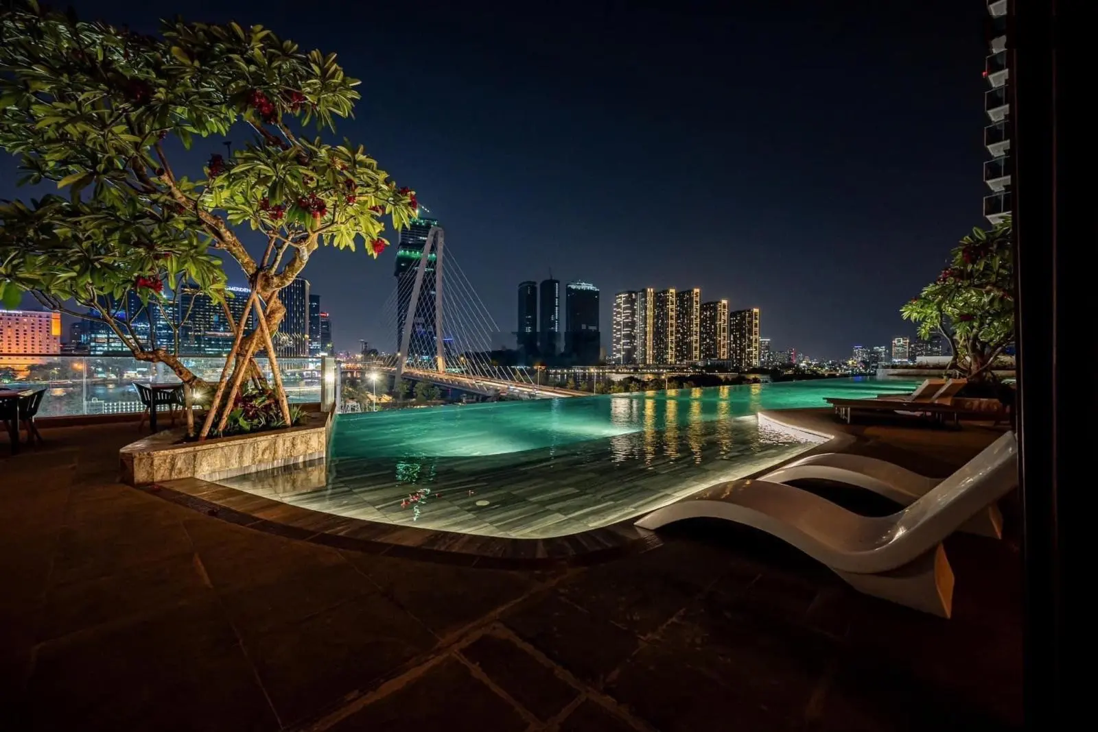12tỷ5 Căn 2PN diện tích 81m2 sử dụng thang máy riêng siêu Vip. Liên hệ O938.823.236 Anna