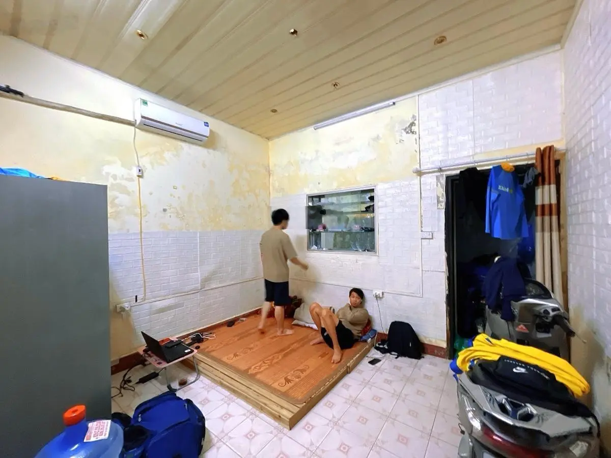 Nhà Minh Khai ô tô tránh - cách cầu vượt 15 m - sổ đỏ vuông (tây tứ trạch)