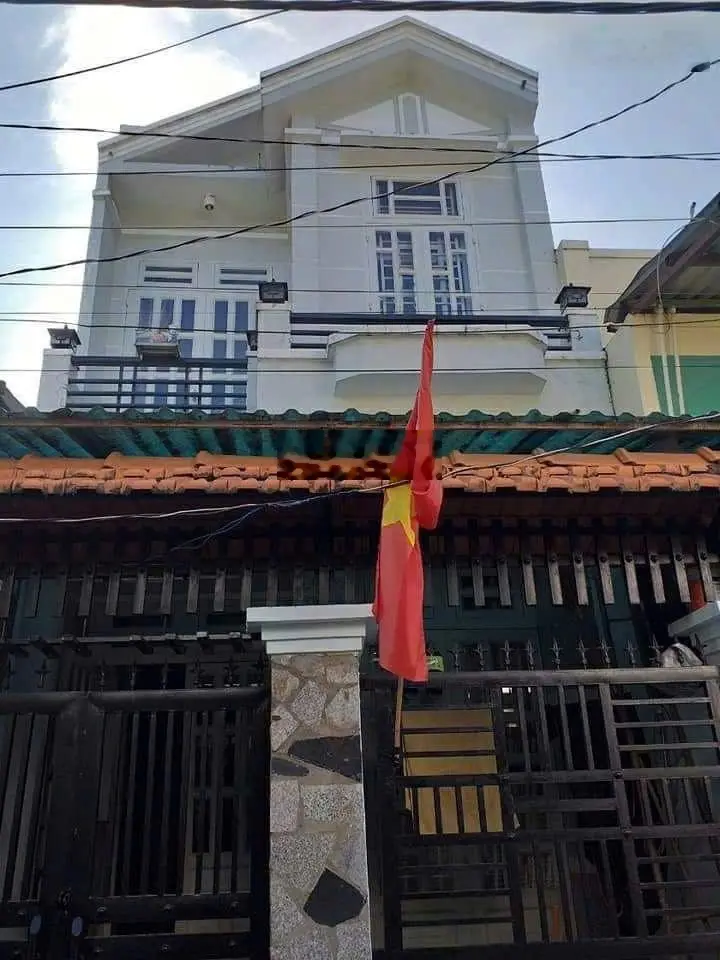 Bán nhà hẻm 2056 Huỳnh Tấn Phát, TT Nhà Bè. DT 4x15m. Trệt lầu. Giá rẻ 3.65 tỷ