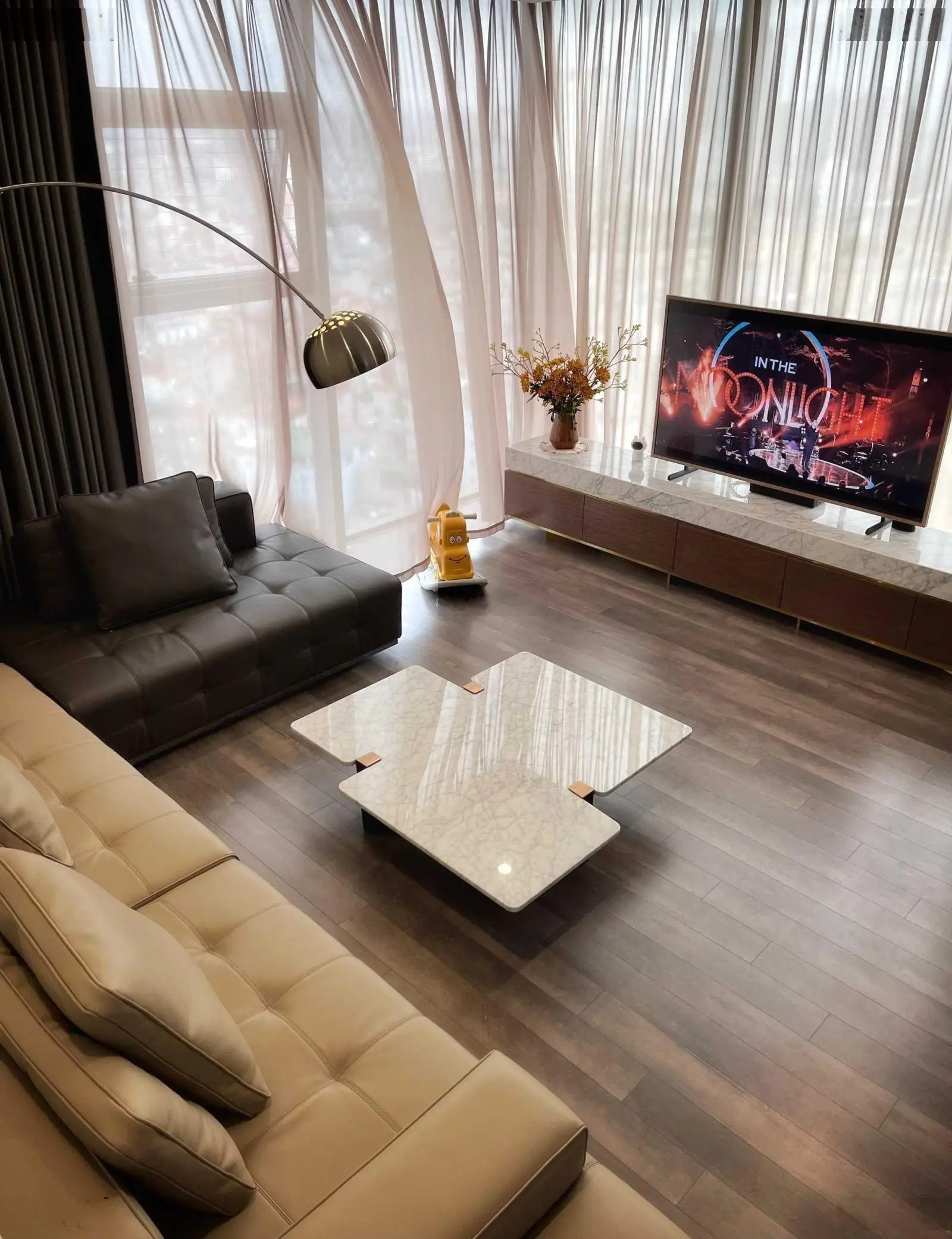 (Gía nét) Gia chủ cần bán căn hộ 130m2 ở Cầu Giấy Centepoint - 110 Cầu Giấy giá 8 tỷ Lh 0336730352