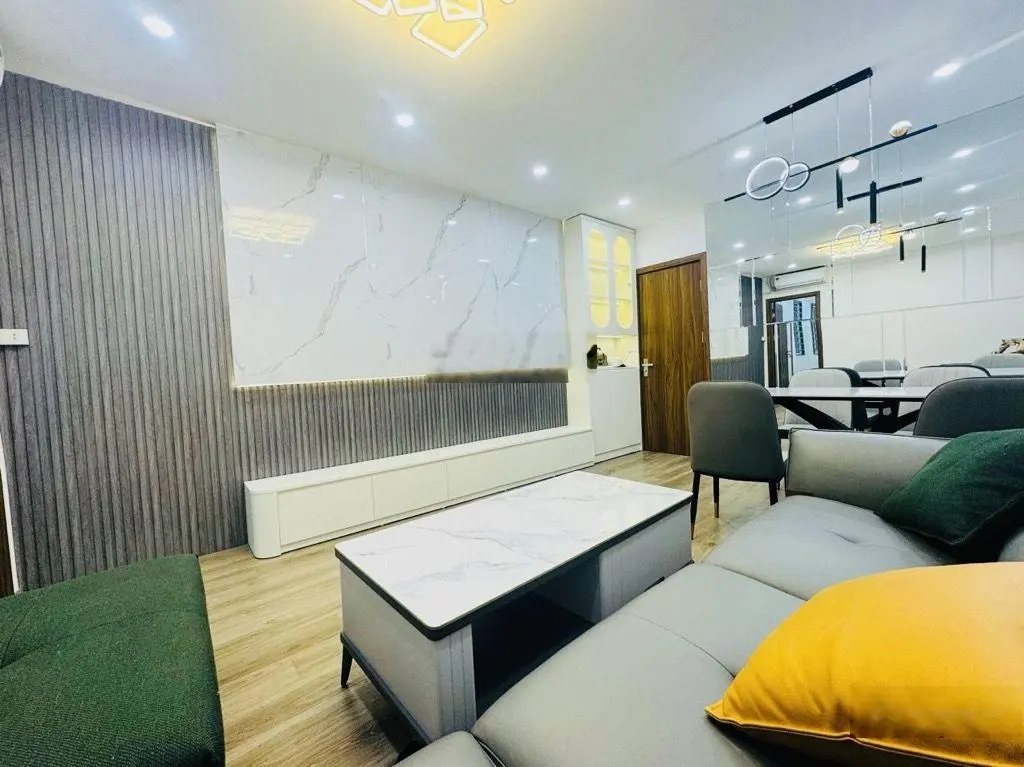 PHÂN LÔ QUÂN ĐỘI - ĐỘI NHÂN- BA ĐÌNH - NHÀ MỚI 5 TẦNG THANG MÁY - GA LA Ô TÔ - DT 40M2 - 5T 11.8 T