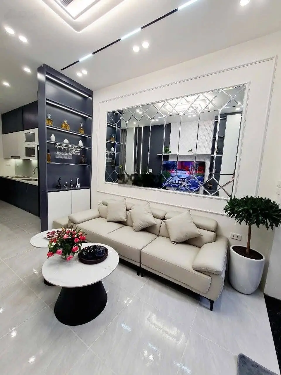 Siêu Phẩm Phân Lô Trung Kính, Ô tô ngủ trong nhà, 2 Thoáng, Full NT cao cấp, gần phố to, 65m2x5T, G