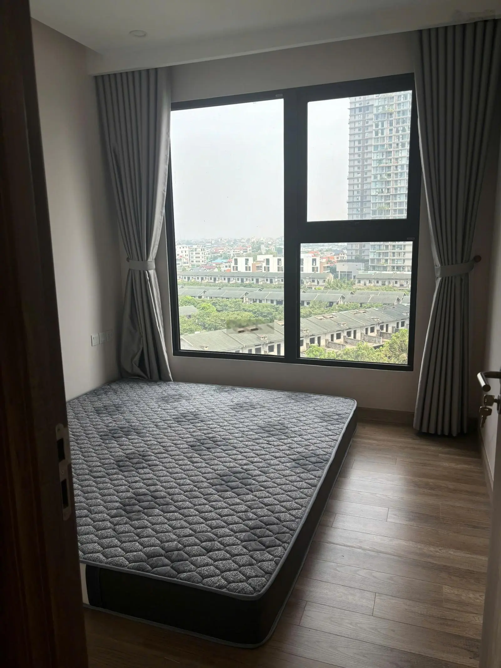 Bán căn hộ 2N2VS Haven Park đầy đủ nội thất 58m2 view hồ bơi giá 3ty3 bao phí