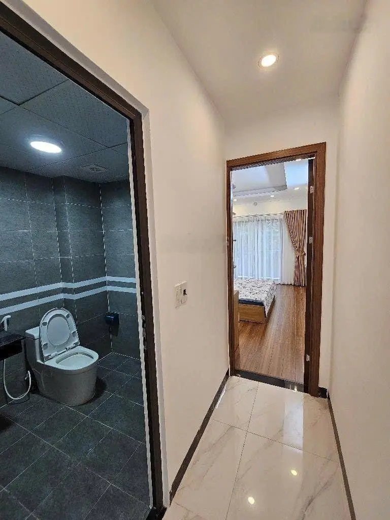 Bán gấp nhà mới Phố Trạm 46m2 full nội thất, đủ 5 ngủ gần Ô Tô Tránh chỉ hơn 6 tỷ