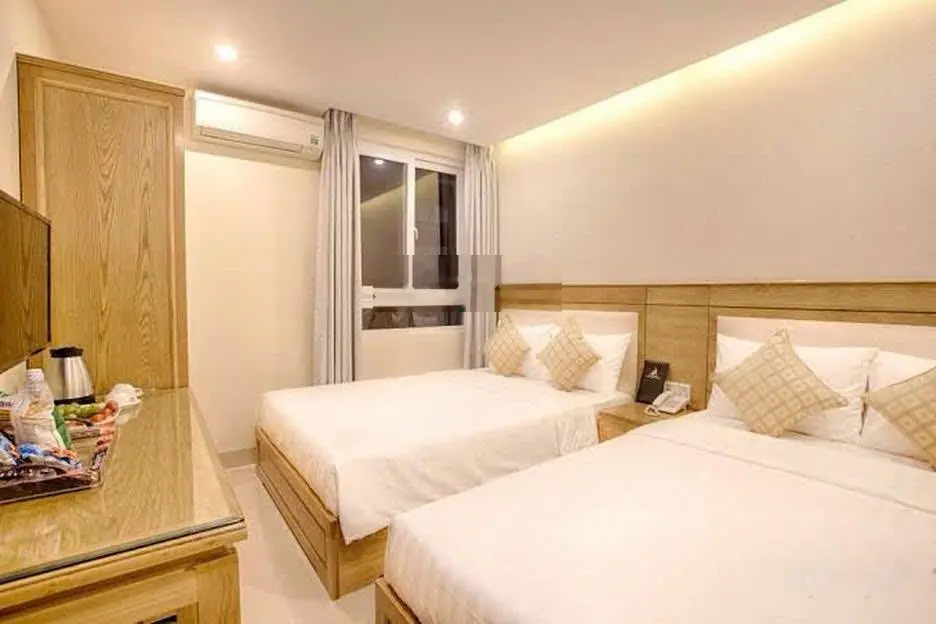 Khách sạn 9 tầng đường 15m Hồ Nghinh , gần Dương Đình Nghệ . Khu phố Hàn Quốc . Gần biển