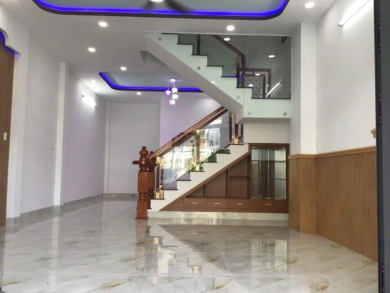Nhà 3 tầng mới 100% vĩnh hiệp cách đường 23/10 chỉ 30m giá tốt!