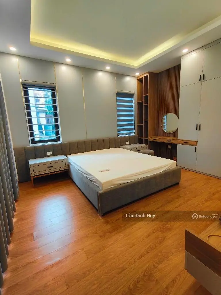 Lô Góc - Ngõ Thông - Lai Xá. Nhà 5 Tầng xây mới. Giá 4.93 Tỷ