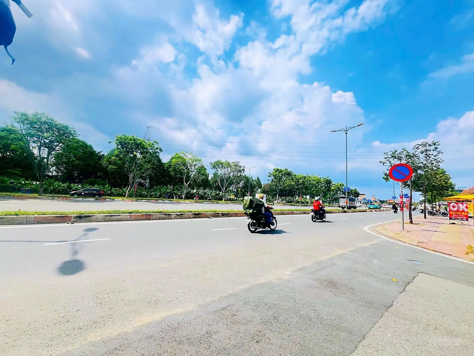 Gấp, khách sạn 5 tầng Linh Đông - Tp. Thủ Đức - doanh thu 400triệu/tháng, ngang 8m siêu đẹp