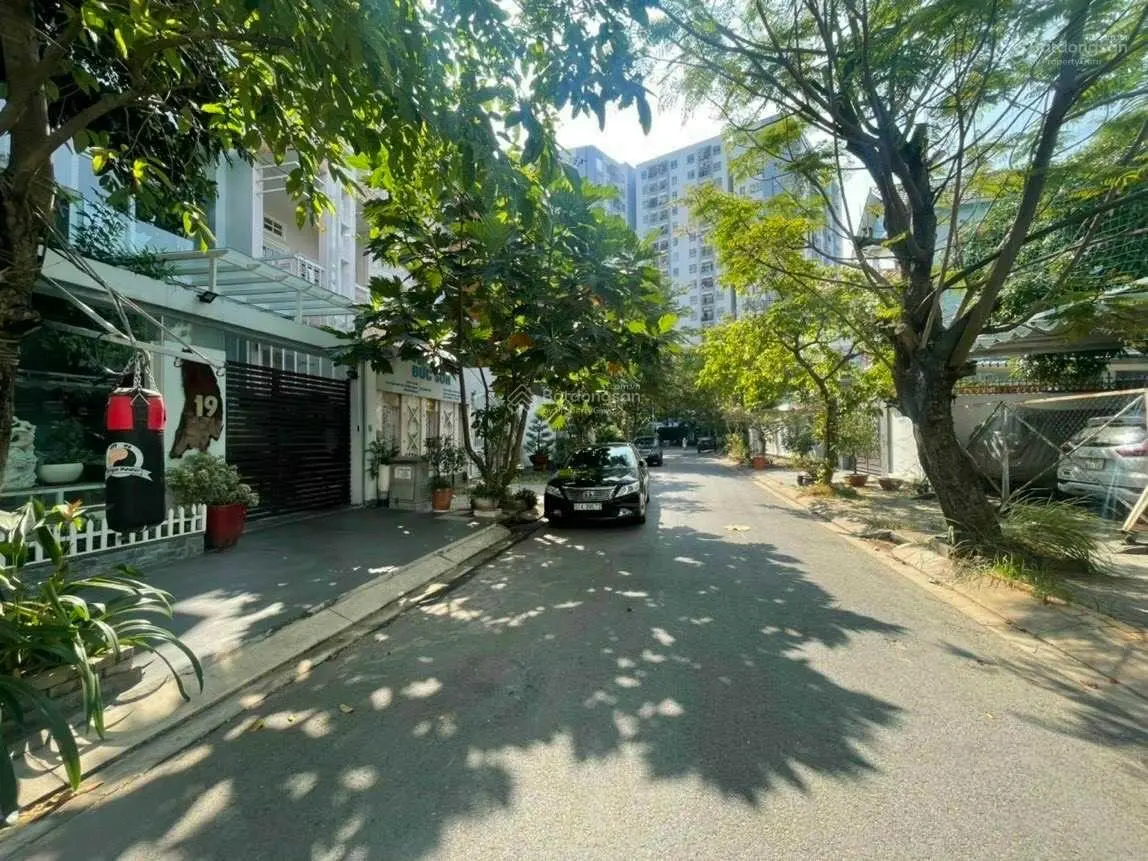 Định cư nước ngoài không còn nhu cầu xây nhà nên bán lô biệt thự siêu đẹp tại KDC Tấn Trường, Q7