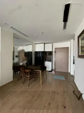 Bán căn hộ view hồ 3 phòng ngủ Vinhomes Skylake, tầng 26, sẵn hợp đồng thuê và nội thất, sổ lâu dài