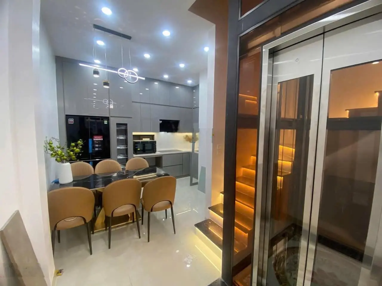 Siêu phẩm Quang Trung, Hà Đông Dt 45m2 x 5T, mt 4.1m thang máy, ô tô vào nhà, full nội thất