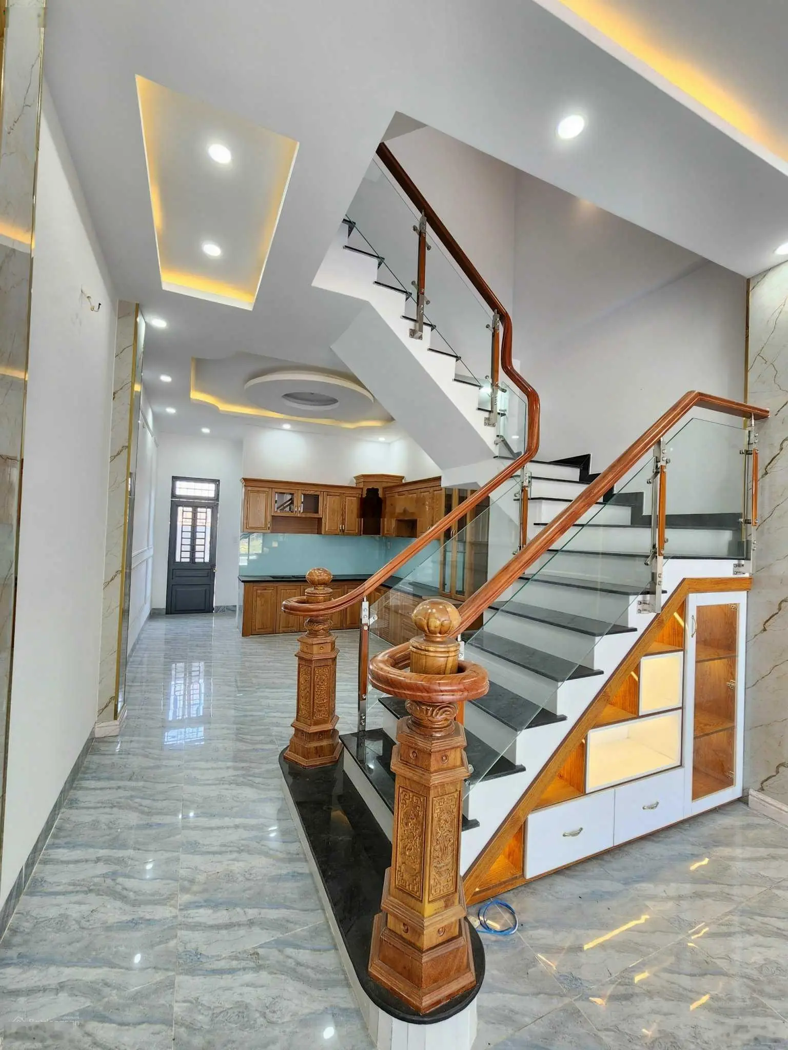 Bán nhà view công viên gần chợ Đông Đô 300m