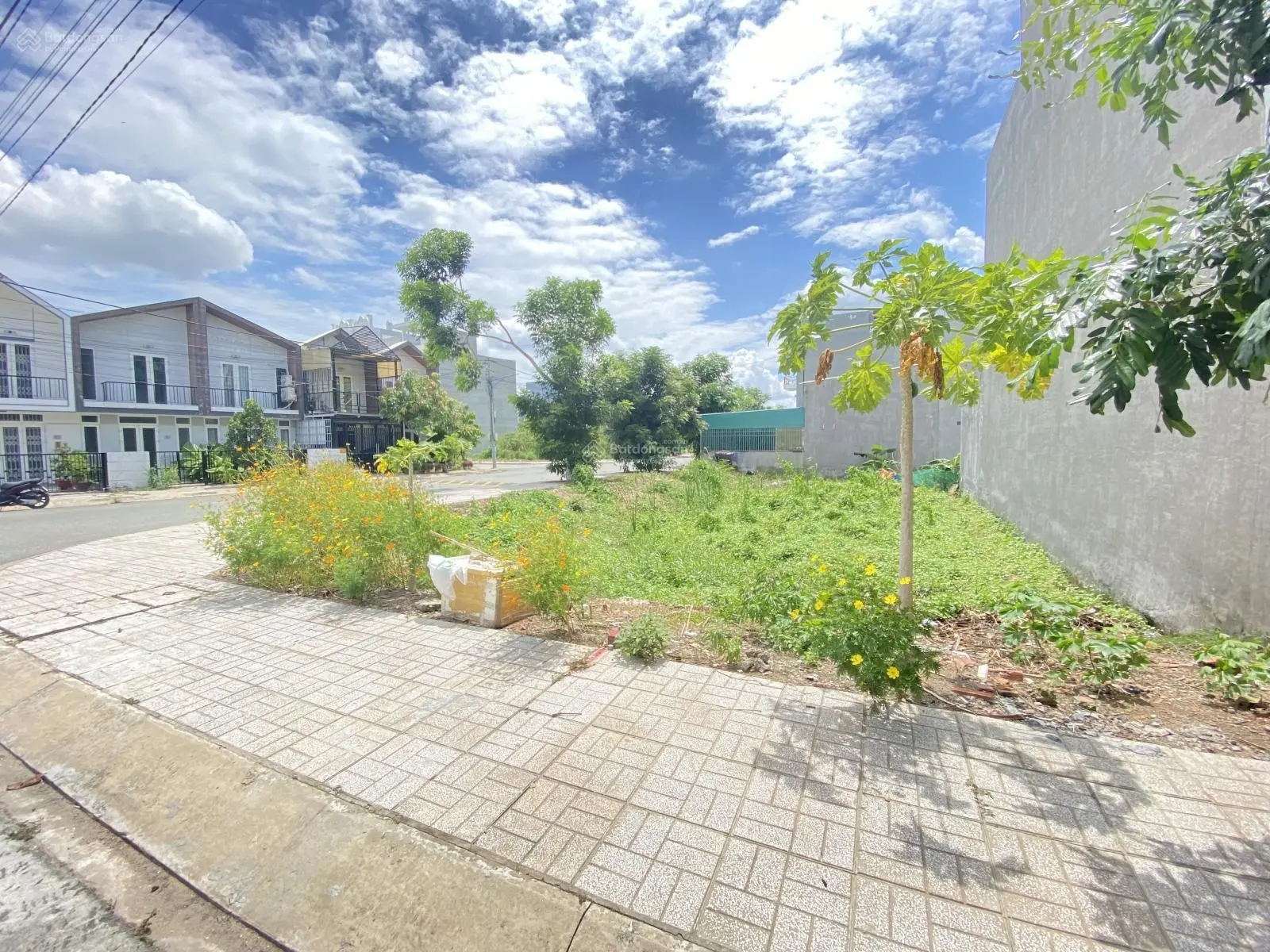 Cát Tường Phú Sinh bán lô góc 2 mặt tiền trục chính DT: 8x14=108m2 SHR vị trí đẹp kinh doanh ạ