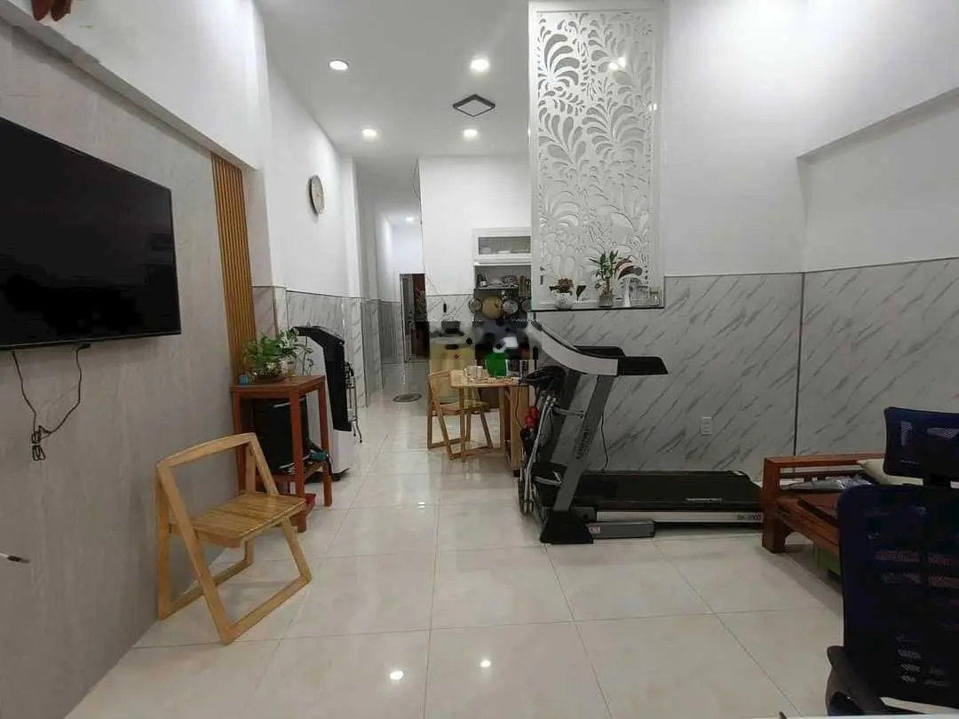 Chủ gửi bán căn nhà ngay chợ Hiệp Bình, 2 PN, DT 80m2, SHR, không lỗi phong thủy, giá 4 tỷ hơn.