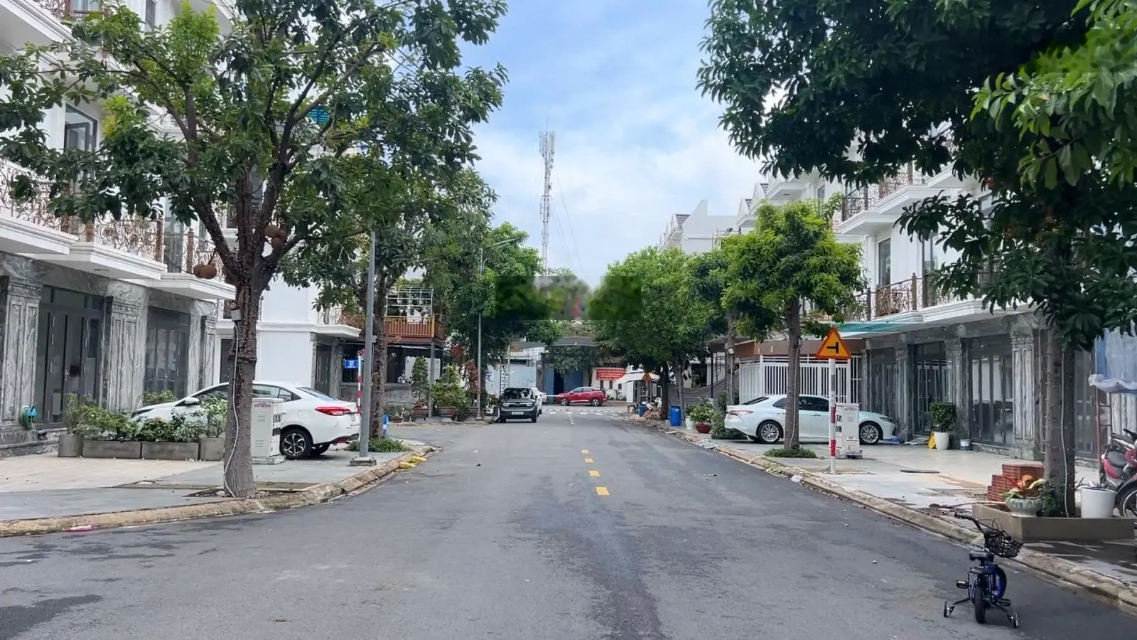 Nhà 2 tầng thuộc khu dân cư Đông Hưng tp Dĩ an