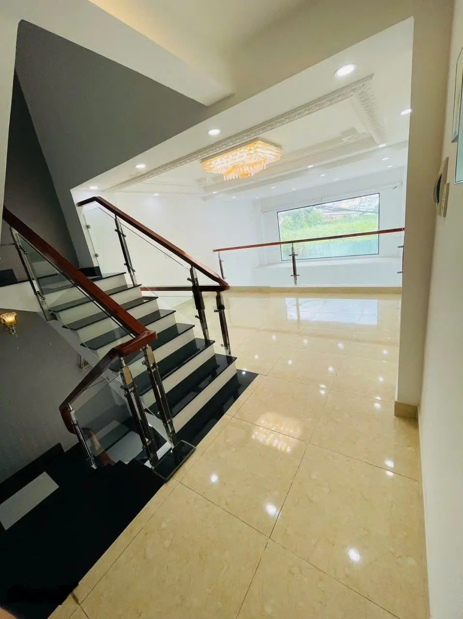 Bán nhà 4x13m,3 tầng,hẻm xe hơi 6m. Quận 7. Chủ 6.8 tỷ. Đường Huỳnh tấn phát, sát Phú Mỹ Hưng