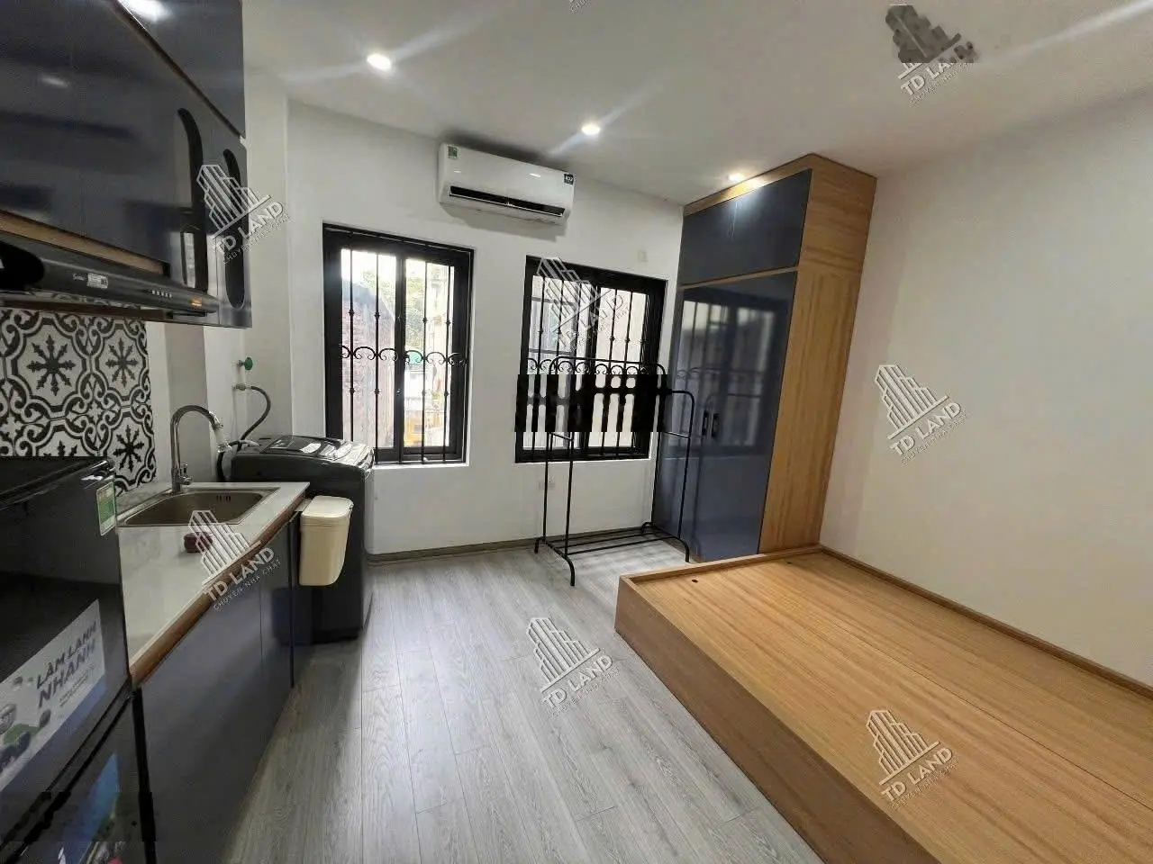 CCMN đường Láng 2 thoáng DT: 46tr/tháng - PCCC đầy đủ - Full nội thất. DT 43m2 5 tầng - 9 phòng KK